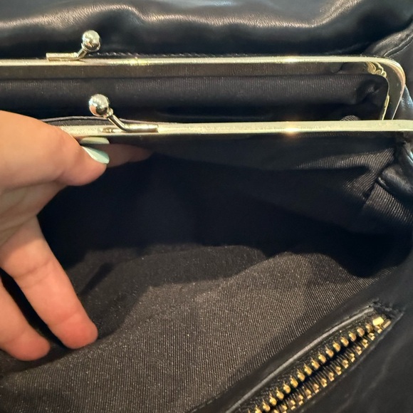 Badgley Mischka Super soft Black Quilted Shoulder Bag - Picture 10 of 13